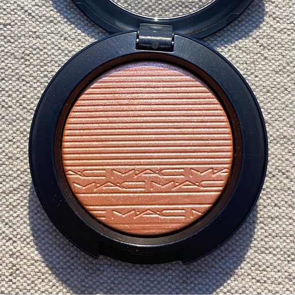 MAC Extra Dimension Blush NIB - Picture 2 of 2